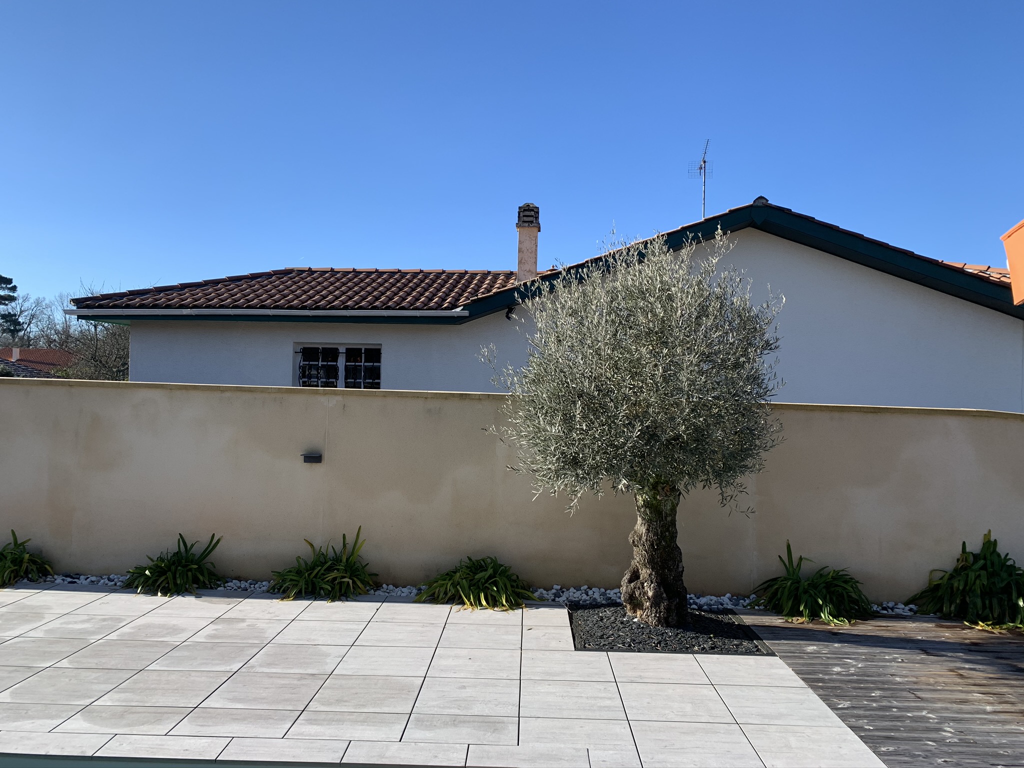 Création d&rsquo;une jardinière en ardoise à Cestas