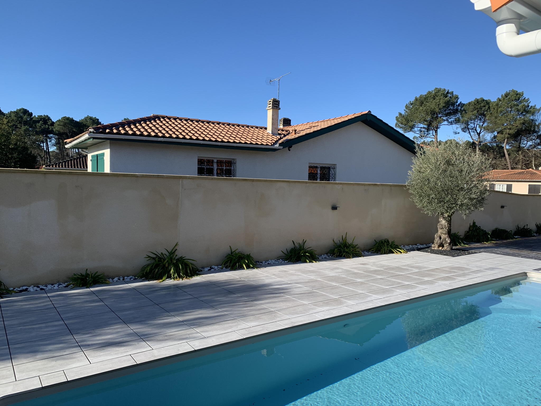 Création d&rsquo;une jardinière en ardoise à Cestas