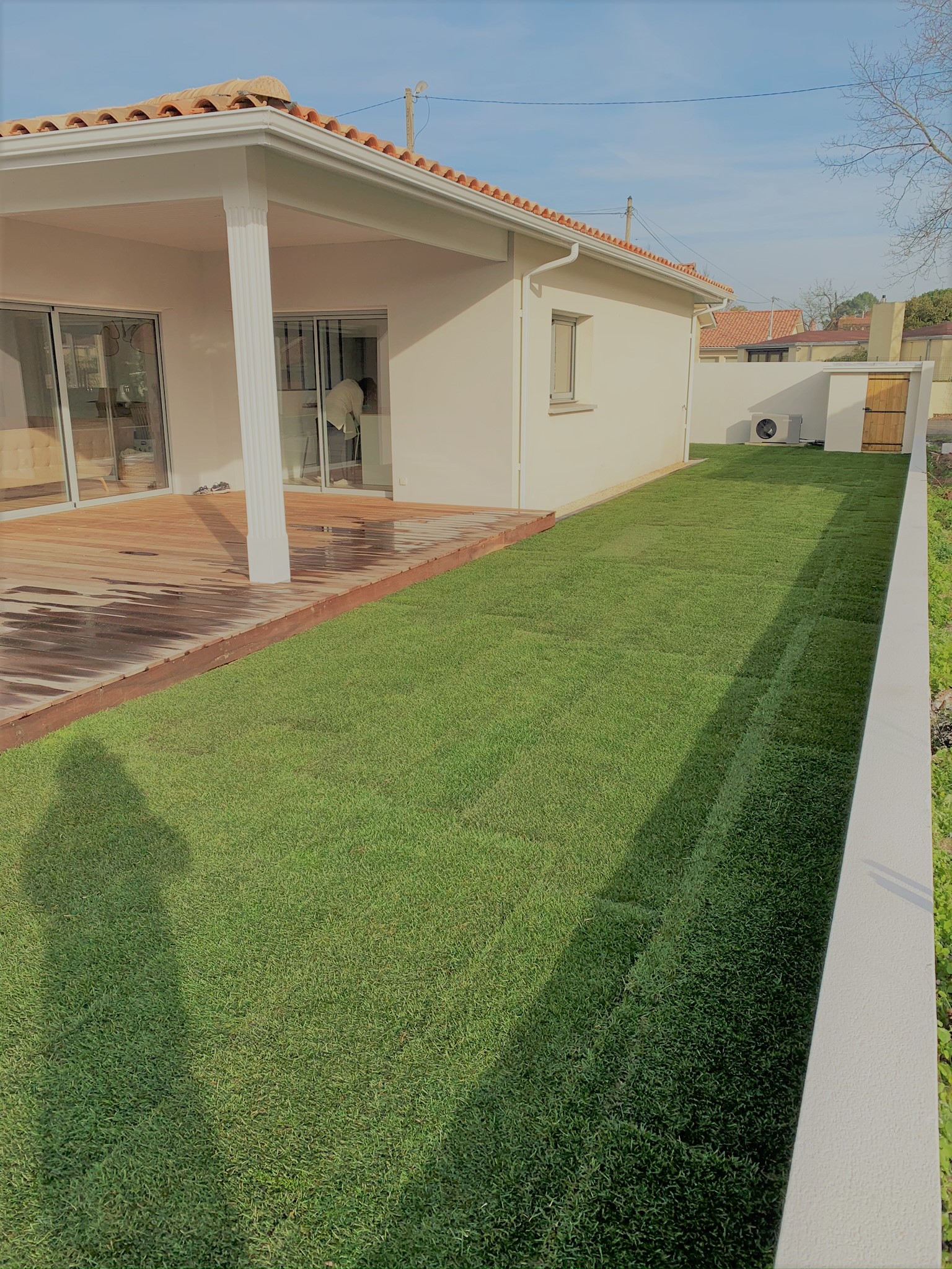 Pose de gazon en rouleau à Cestas