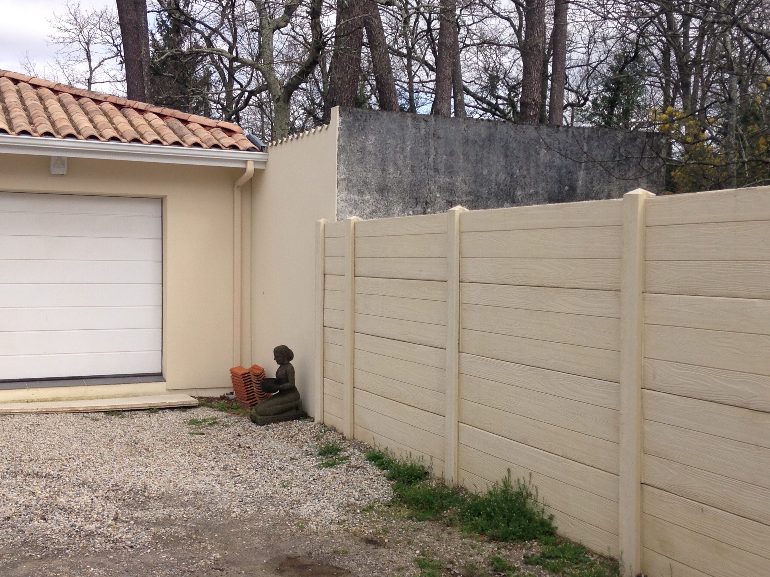 Pose de clôture en béton à Cestas