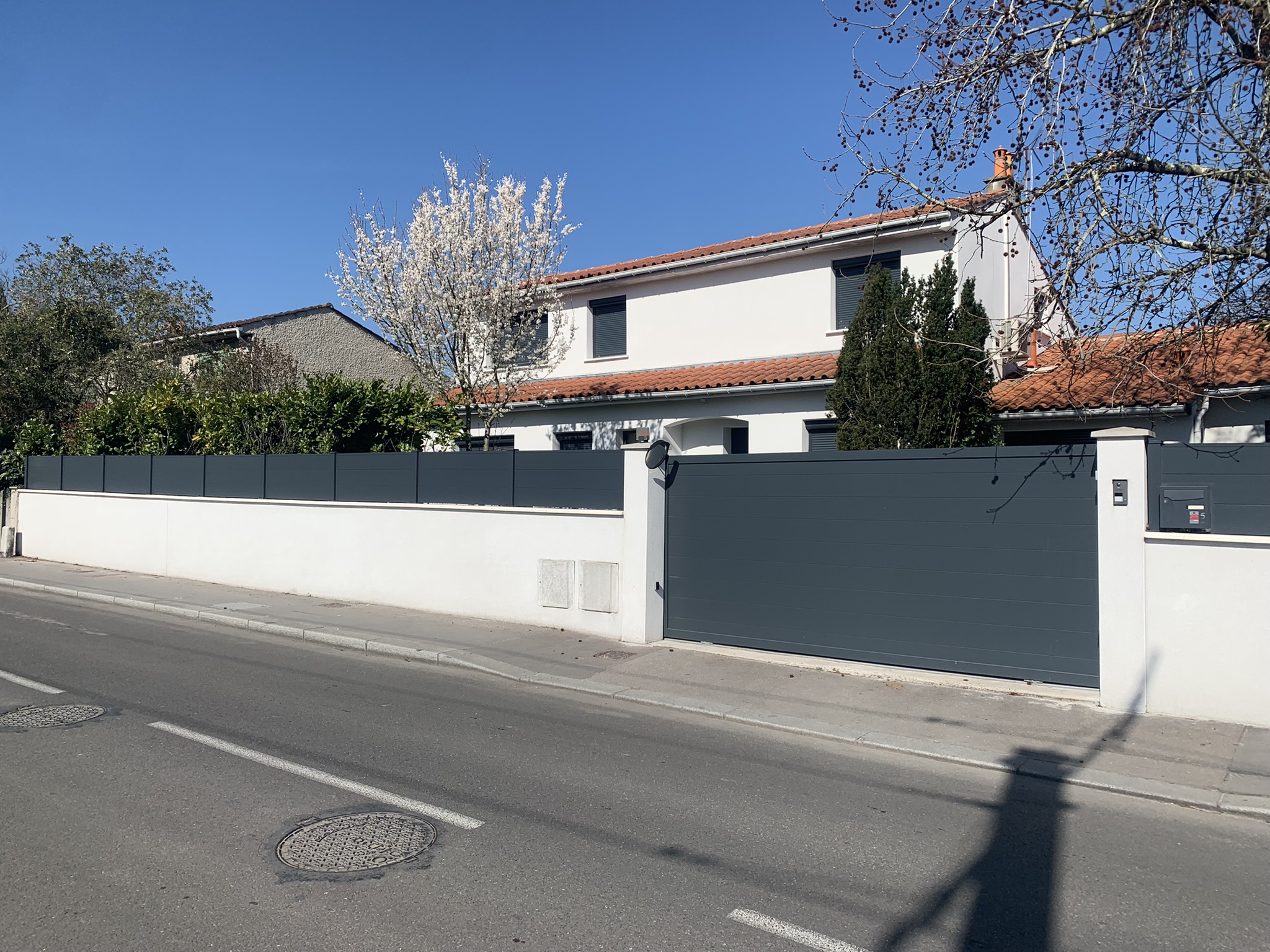 Pose de portail en aluminium en Gironde