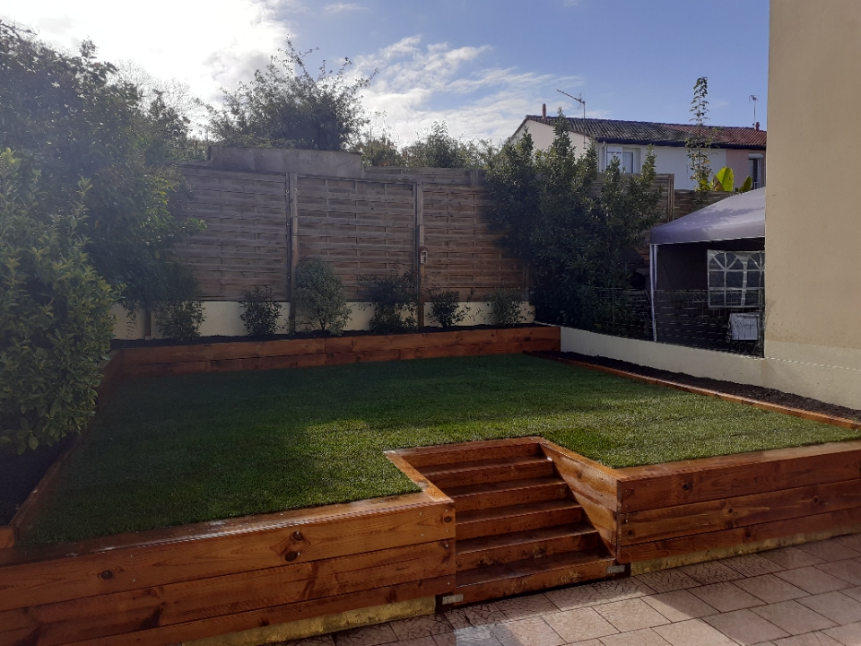 Pose de traverses engazonnement massif