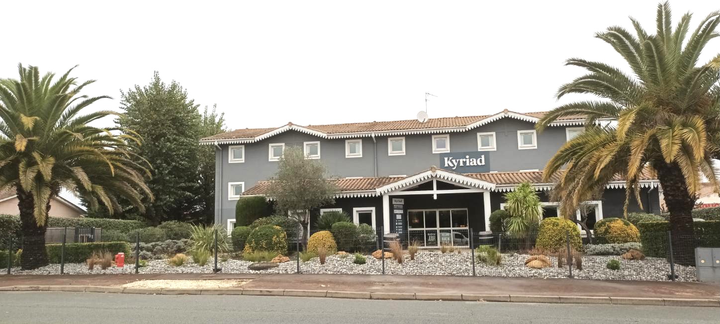 Réalisation de massif à l&rsquo;Hotel Kyriad Villenave-d&rsquo;Ornon
