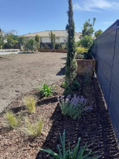 Aménagement de jardin pour cacher le vis-à-vis à Léognan